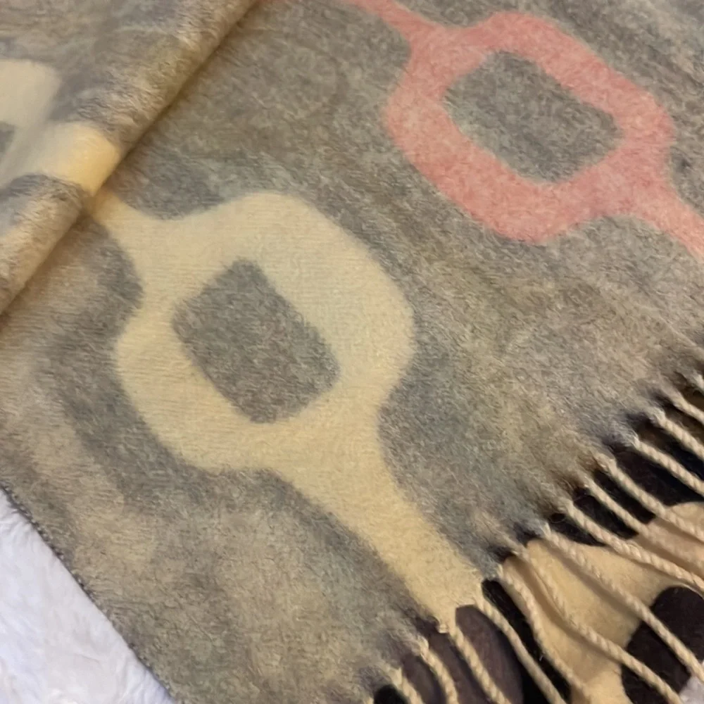 Unique Cashmere Scarf - Picture 2 of 2